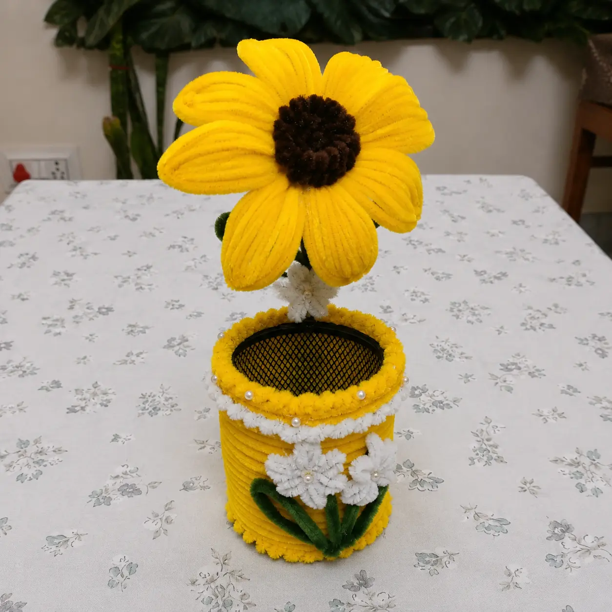 Handmade Flower Pen Stand – Decorative Desk Organizer & Gift